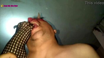 BBW latina i nettøj giver fodenjob!