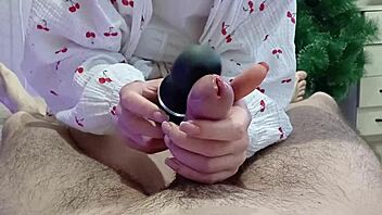 step sister uses vibrator for cum 😈