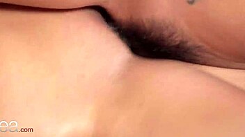 Lille blondine Lovita Fate finger Lady Dee