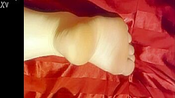 i love these sexy feet, they're so fetish-y.