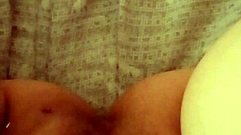 She opens her pussy for the white guy invitingly