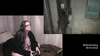 Naked BBW Plays Last Of Us 2 Fetish Game