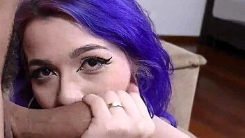 no one can resist eating the ass of a chubby teen who gives herself in anal