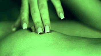 i explore my body in vintage style