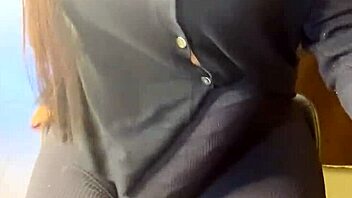 Enfiando a rola no corno a maior que eu