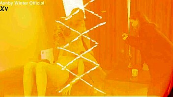 Indian Hot Bhabhi Fucking As Penis Goes Down