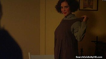 gracie gilbert appears nude in underbelly s06e06 2013