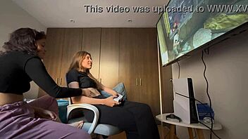 Teenagers cant be alone without exploring their bodies