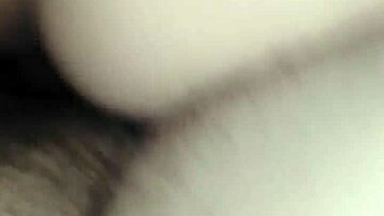 Amiga Desesperada Nos Quedamos Solos en Casa y Me Regala Su Culo - Pt1