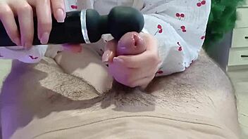 step sister uses vibrator for cum 😈