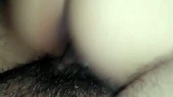 Amiga Desesperada Nos Quedamos Solos en Casa y Me Regala Su Culo - Pt1