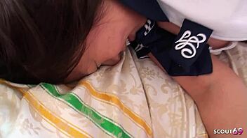 ฉันล่อลวงสาวญี่ปุ่นอายุ 18+ รูปร่างเล็กๆ ให้ดูดควยหลังเธอเสร็จ