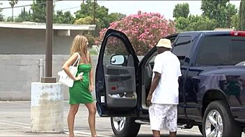 Crystal White fucks D Snoop?