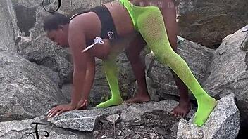 Did i seduce the guard and fuck on rock?