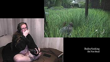 Naked BBW Plays Last Of Us 2 Fetish Game