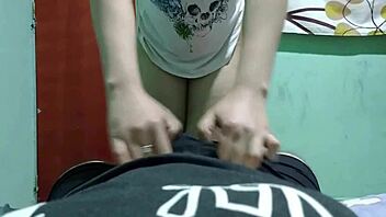 Lopeta tytärpuoli, ime kaikki sperma mun kalusta äidille