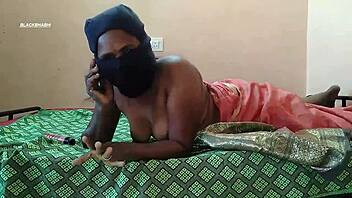 Bua ki pyasi chikni chut fingered hard