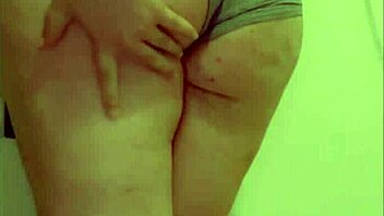 I love the ultimate pee with big tits milf