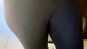 Enfiando a rola no corno a maior que eu