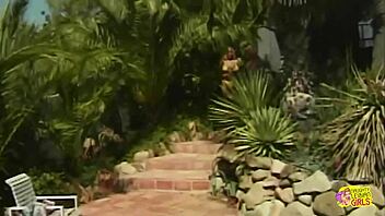 i love watching those busty blondes lick in the pool