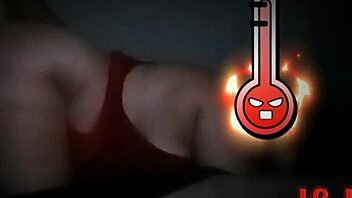 Gordinha de quatro pro amante enquanto marido assiste