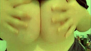 I love the ultimate pee with big tits milf