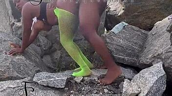 Did i seduce the guard and fuck on rock?