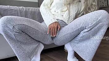 Big Ass Babe Squirts Wet Pussy in Panties