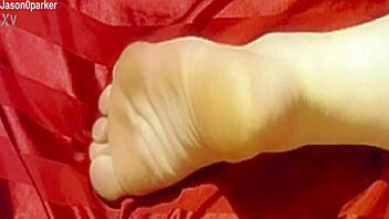 i love these sexy feet, they're so fetish-y.