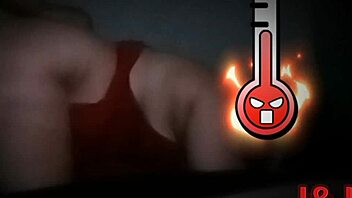 Gordinha de quatro pro amante enquanto marido assiste