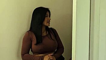 Big-ass Colombian fucks stranger on train 😈