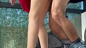 camara escondida hermanastra argentina mamando verga en gimnasio 😈.