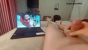 reaccionando a mi video con verga en culo encuentro primastro masturbandose con mi video mamada y pajas le saco leche