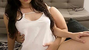 she fucks my pussy well