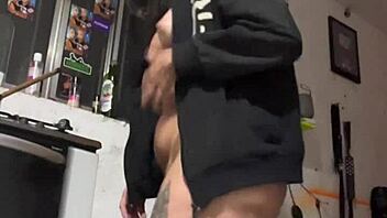 At Dawn, I Spread My Huge Ass and Fuck Myself 😏