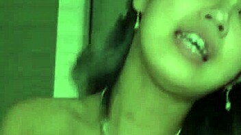 野外フェスで見つけたオンナ　夏といえば野外フェス！音楽を聴いて酒も飲んで開放的にならないワケがない！　全編 https bit ly 3q9ft8s