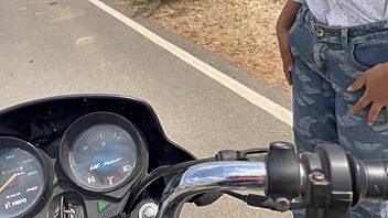 Wanita korporat dikongkek oleh rakan sekerja selepas minta tumpangan