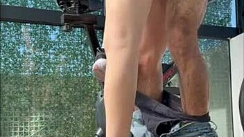 camara escondida hermanastra argentina mamando verga en gimnasio 😈.