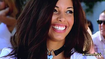 Latina Morgan Dayne male sise dobija tvrdo jebanje i svršavanje!