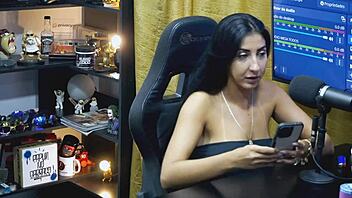 Ruan shows dick to Renatinha she loves it will they fuck podcast pupum