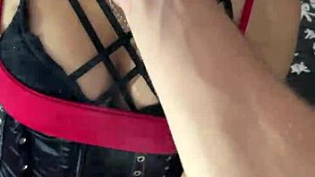 Minha diabinha submissa debora prado fumando e masturbando meu pau gostoso antes de fazer um boquete guloso. 🔥