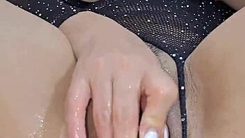 Colombian latina uses eggplant to pleasure her pussy in solo masturbation.