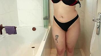 Brit teen 18+ gets herself off in the shower with dildo and foreplay 😍