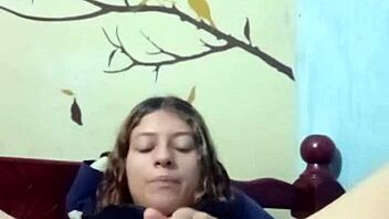 i masturbate richly with my palette, young latina showing her tits