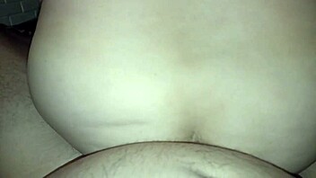 terminé metiéndosela por el culo en un grupo de swingers con prostitutas