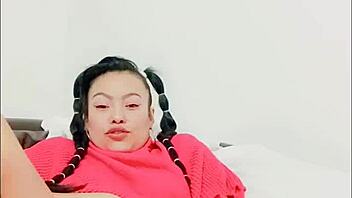 Playful Blue Masturbates and Squirts Uncensored 😊