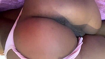 That slutty Latina wants to show her pussy in public 😈