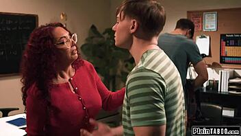 Milf And Young Fuck Big Cock In Threesome