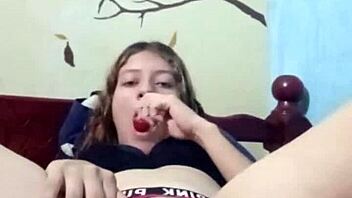 i masturbate richly with my palette, young latina showing her tits