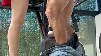 camara escondida hermanastra argentina mamando verga en gimnasio 😈.